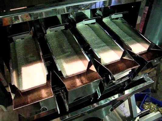 Detergente linear da máquina do pesador do pó de lavagem que pesa a máquina de embalagem de enchimento